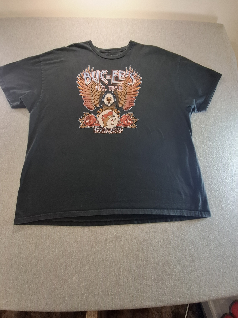 Buc-ee's Black Graphic Tee - Short Sleeve
